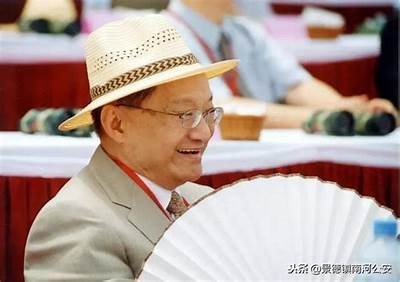 九阴白骨爪搞笑视频合集：让你笑到停不下来！